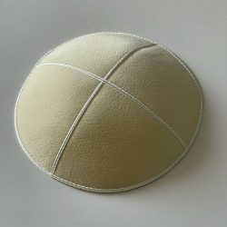 כיפה דמוי עור שמנת